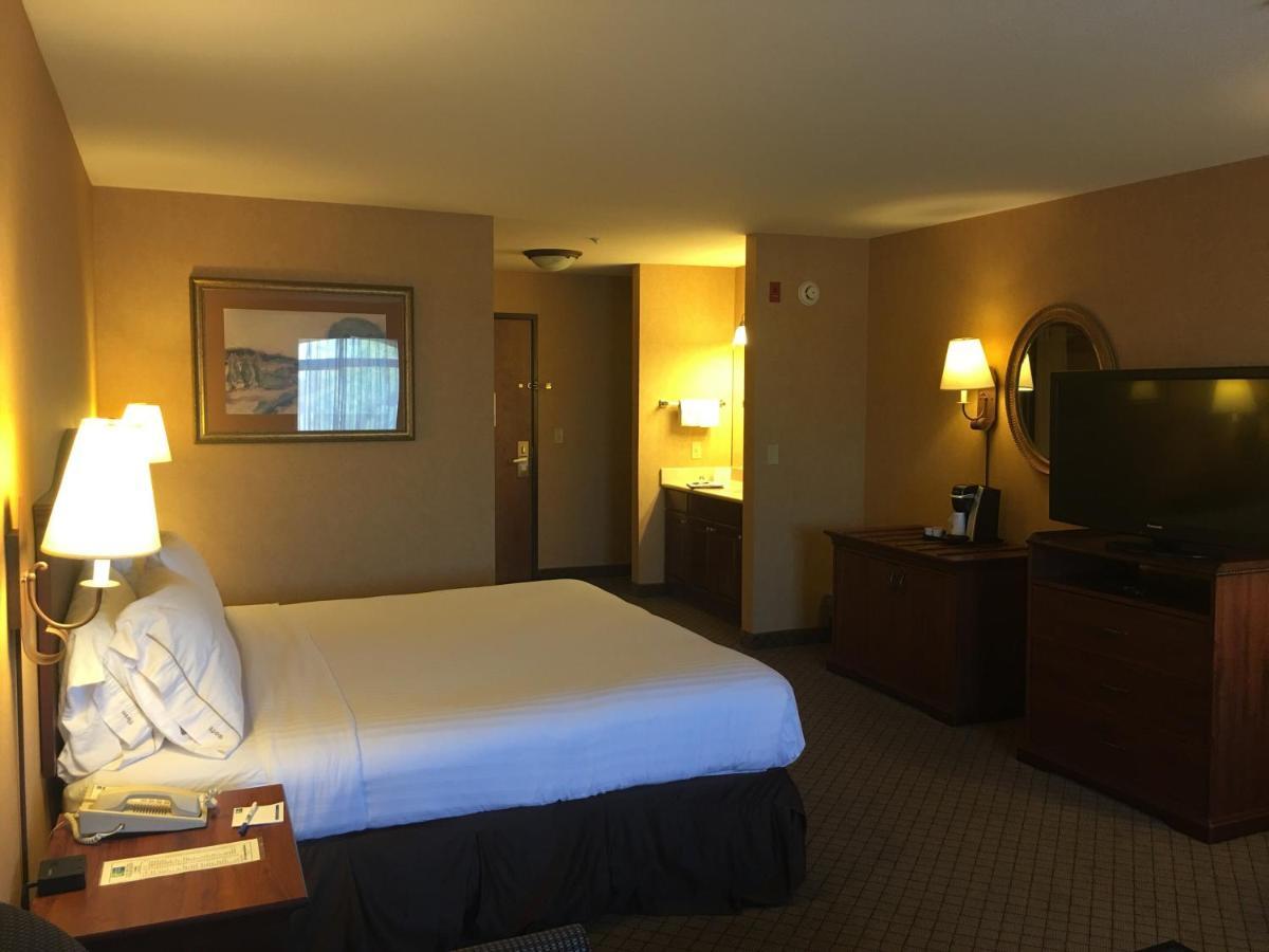 Holiday Inn Express Fallon By Ihg Phòng bức ảnh